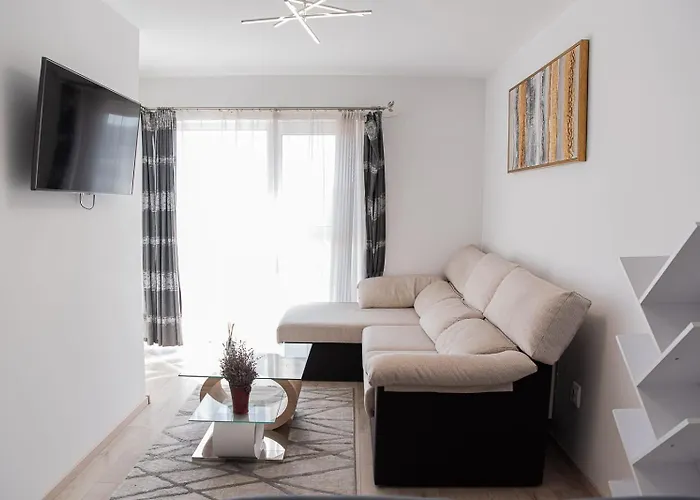 Eva * 克卢日-纳波卡